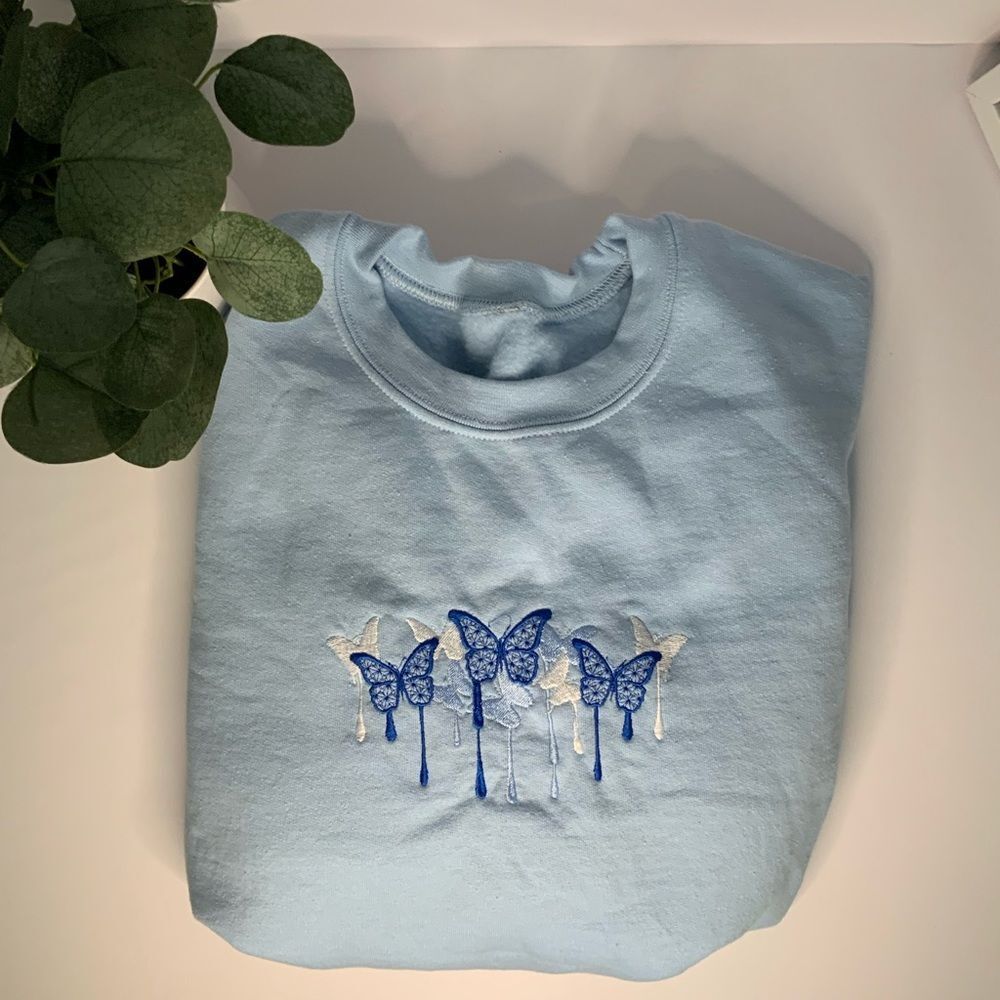 🦋🦋 Boutique Embroidered Butterfly Crewneck:) - Picture 5 of 5